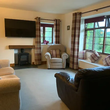 Holiday home Wheelwrights House,